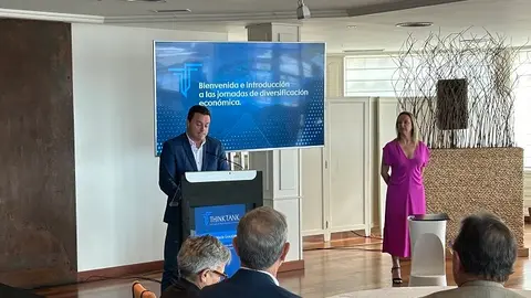 Óscar Noda durante su intervención de inicio de las jornadas. 