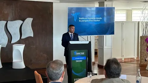 Oswaldo Betancort durante su intervención en las jornadas.