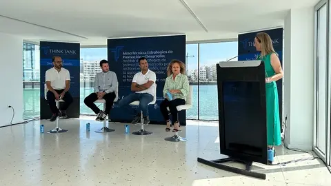 Mesa redonda del sector primario.