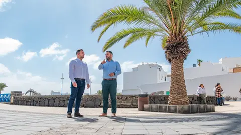 El vicepresidente junto al alcalde en el Charco de San Ginés