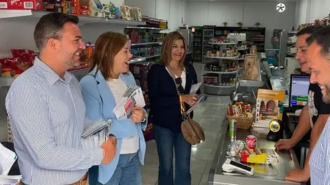 Astrid Pérez junto a María Jesús Tovar, Jacobo Medina y Yonathan de León durante la campaña.