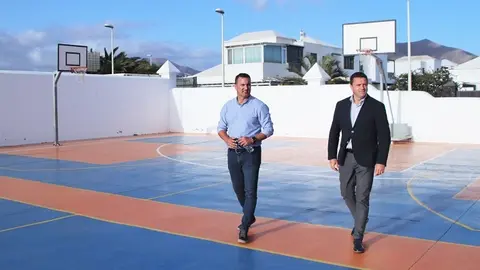 Óscar Noda junto a Ángel Lago.