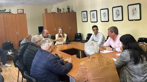 Reunión con representantes del sector agrícola y ganadero_entre ellos_de la Cooperativa La Candelaria