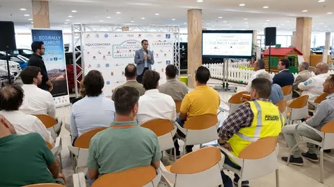 Momento de la presentación de la prueba en las instalaciones de Cabrera Medina
