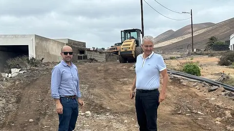 Ulpiano Calero y José Juan Cruz junto a las obras que se están realizando.