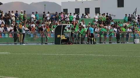 Afición del Unión Sur Yaiza presente en el partido ante el Portugalete.