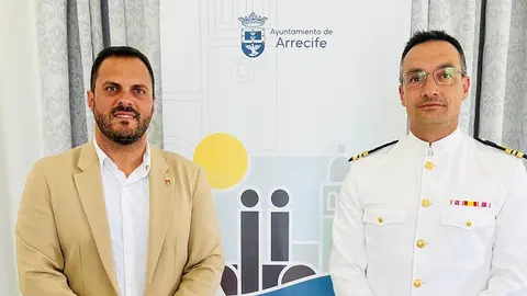 El alcalde de Arrecife y el nuevo comandante de la Ayudantía Naval en Lanzarote, con sede en Arrecife 