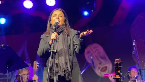 Olga Cerpa en el momento de la actuación