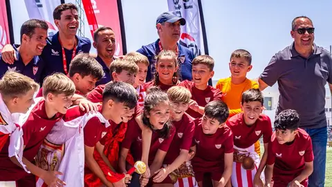 Los jugadores del Sevilla celebrando su éxito