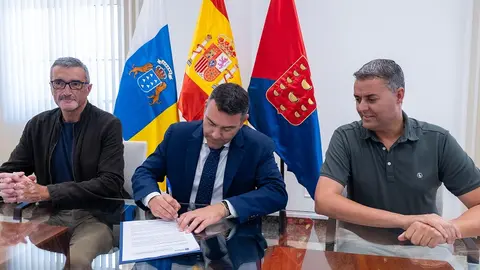 Firma Declaración Emergencia Social.