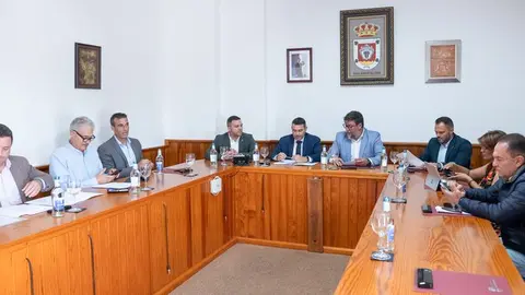 Imagen de la reunión de la Mesa de Alcaldes celebrada en San Bartolomé