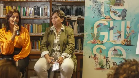 Rita Hernández junto a Olivia Duque.