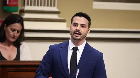 David Toledo en el Parlamento de Canarias.