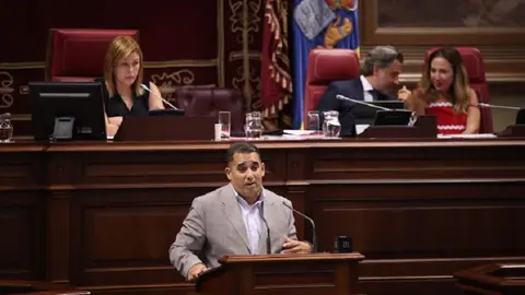 Yoné Caraballo este jueves en el Parlamento de Canarias. 