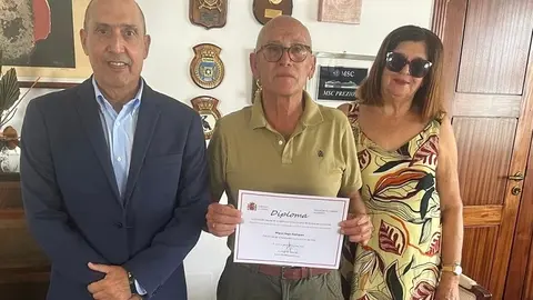 Visita de Miguel Ángel y su esposa, María Begoña Macías, a Pedro Viera.