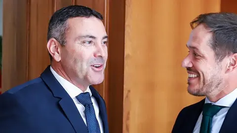 El presidente del Cabildo con el consejero de Transición Ecológica del Gobierno de Canarias.