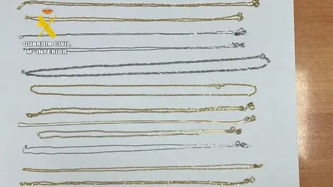 Joyas recuperadas por la Guardia Civil.