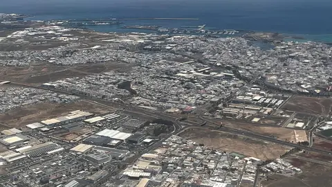 Imagen aérea sobre el municipio de Arrecife.