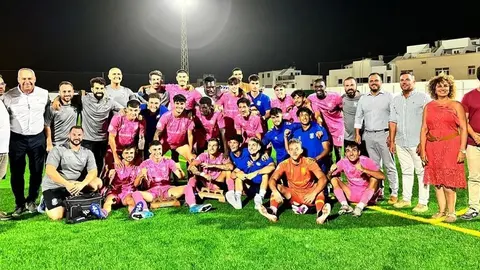 Las autoridades de Arrecife y Cabildo en la entrega de trofeos del Torneo de Fútbol San Ginés