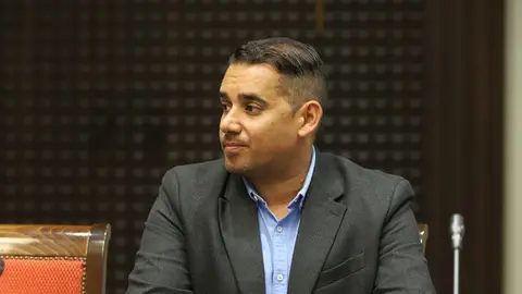 Yone Caraballo en el Parlamento de Canarias.