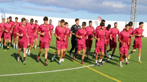 Jugadores de la UD Lanzarote durante uno de los entrenamientos de pretemporada.