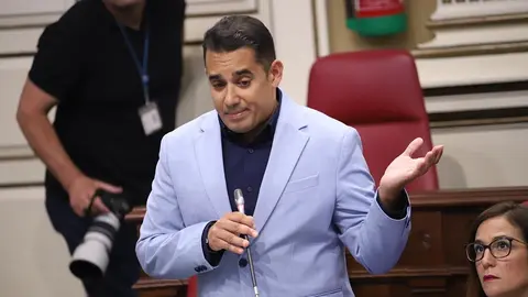 Yoné Caraballo pregunta a la consejera de sanidad