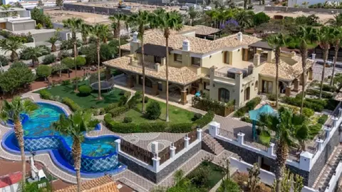 Imagen de la impresionante villa que se vende en Adeje por el módico precio de 13 millones de euros. 