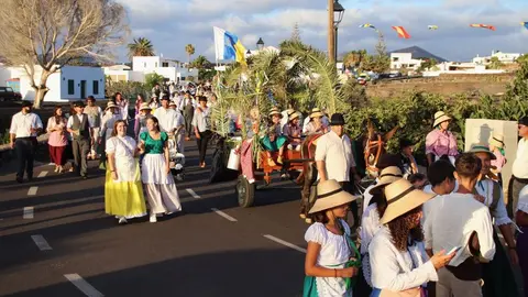 Los vecinos se echaron a la calle para disfrutar de la romería