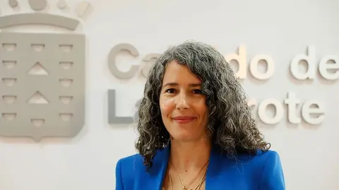 Ariagona González en la sede del Cabildo
