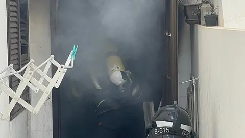 Imagen de los bomberos durante la actuación.
