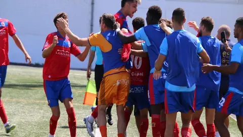 Momento de la celebración del tanto de la victoria