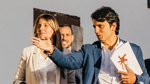 Marcos Bergaz junto a Galaìn y Reyes (PSOE)