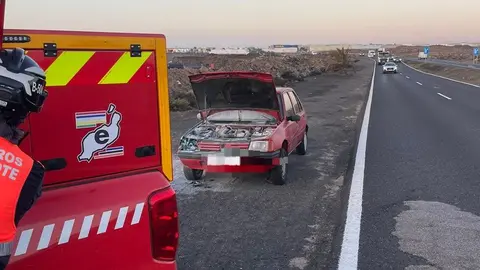 Imagen del vehículo después de que los bomberos actuaran