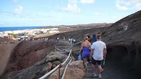 El Golfo visto desde el camino de Los Clicos