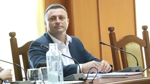 Óscar Noda en el salón de plenos del Cabildo de Lanzarote.