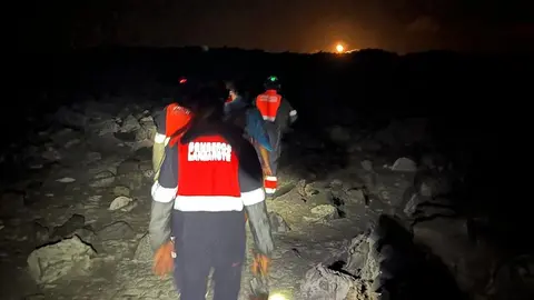 Momento del rescate por parte de los bomberos