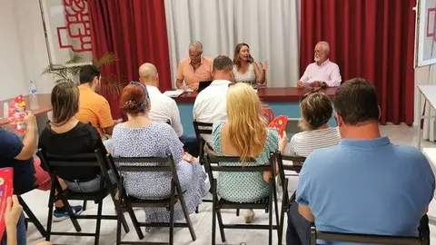 Imagen de archivo de una Ejecutiva del PSOE lanzaroteño presidida por María Dolores Corujo