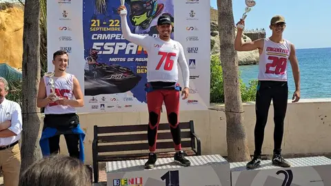 Daniel Hernández en lo alto del podio
