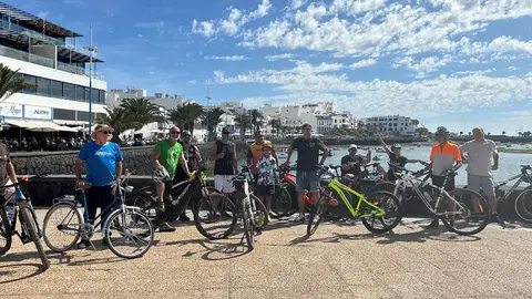 Imagen de los representantes de Nueva Canarias que participaron en la iniciativa. 