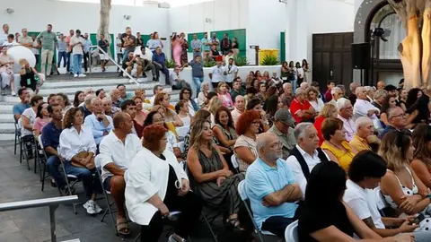 La Recova se llenó este viernes para seguir el acto de homenaje a los jugadores que estuvieron hace más de 50 años en la Unión Deportiva Lanzarote.