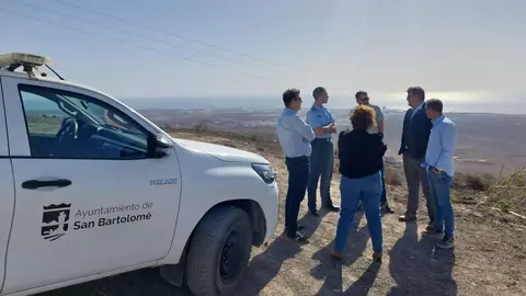 El alcalde de visita en el parque eólico de San Bartolomé