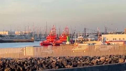 Imagen de las embarcaciones de Salvamento Marítimo en Puerto Naos.