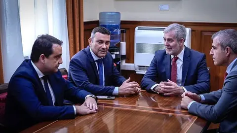 José Valle, Oswaldo Betancort, Fernando Clavijo y Manuel Domínguez durante el encuentro