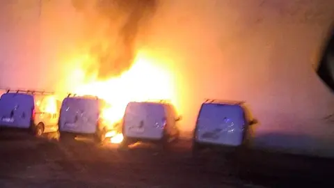 Incendio provocado en la calle Tenderete.