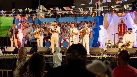 Actuación durante las fiestas de Tinasoria.