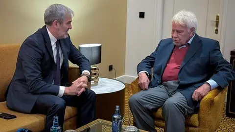 Fernando Clavijo con el ex presidente del Gobierno español Felipe González.