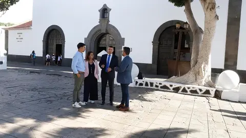 Imagen de archivo de una visita a la plaza de Las Palmas.