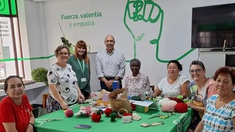 Pedro Viera visita las instalaciones de la Asociación Española Contra el Cáncer (AECC) en apoyo al Día Mundial contra el Cáncer de mama