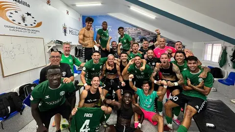 Los jugadores expresaron su lógica alegría tras el encuentro