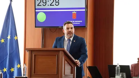 Jacobo Medina en el Debate de Estado de la Isla (2)